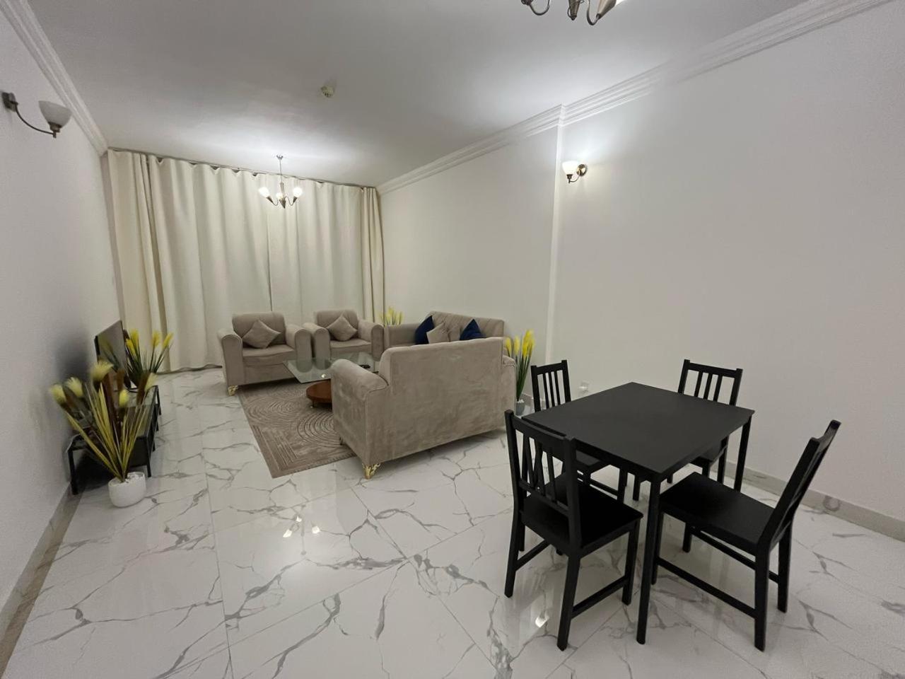 Oasis Tower Family Apartment 3004 Ajman Eksteriør billede